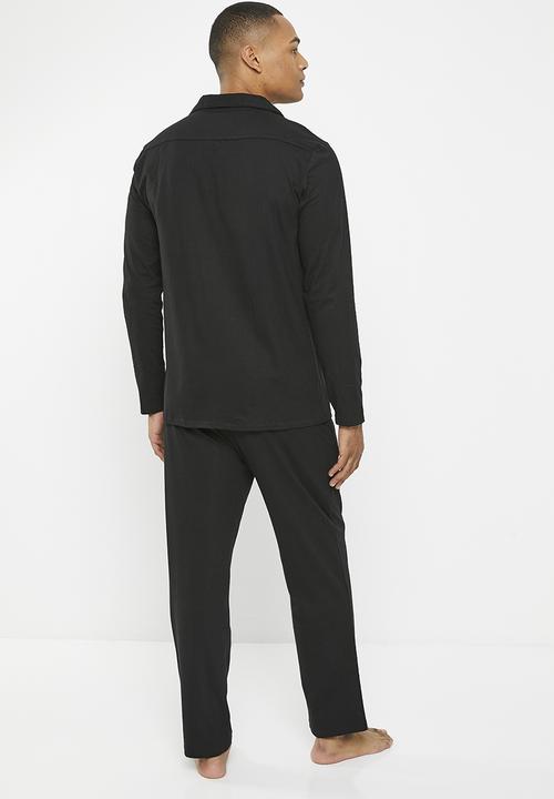 Superbalist - Knit piping detail pyjama  set - black