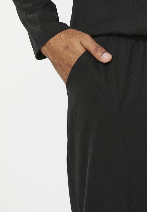 Superbalist - Knit piping detail pyjama  set - black