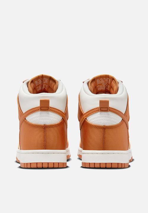 Nike - Dunk Hi Retro SE
