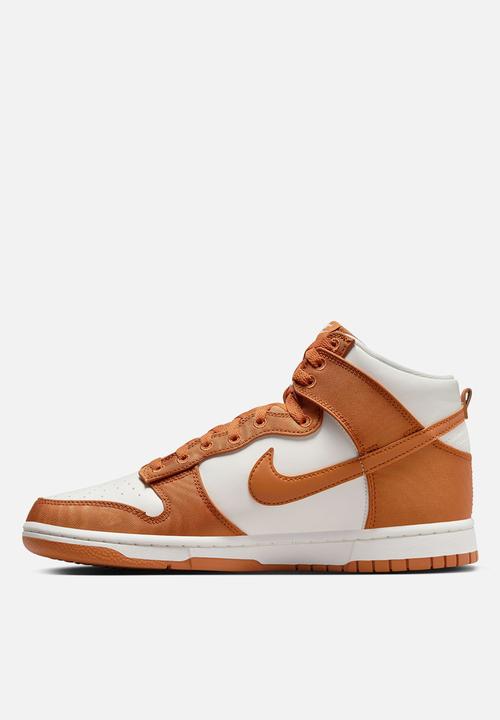 Nike - Dunk Hi Retro SE