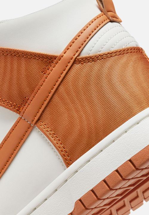 Nike - Dunk Hi Retro SE