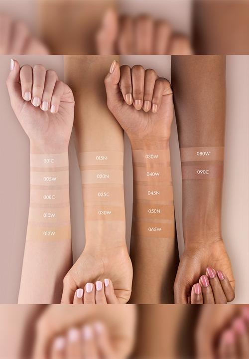 Catrice - 18H HD Matte Powder Foundation 045N