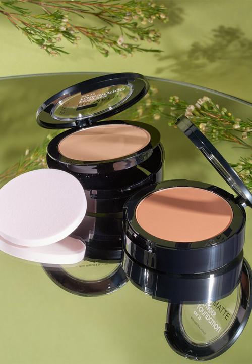 Catrice - 18H HD Matte Powder Foundation 045N