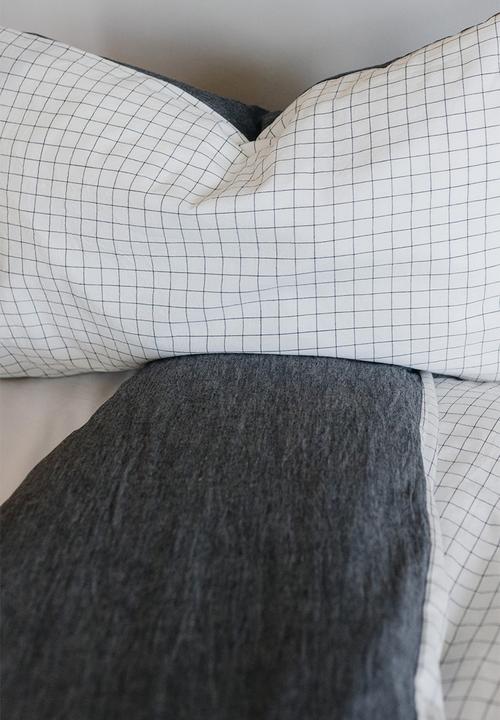 Phlo Studio - Washed cotton duvet cover set - charcoal grid