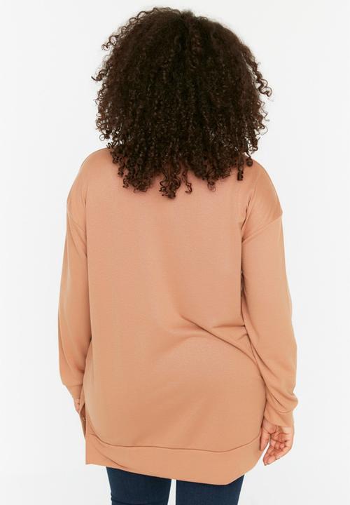 Trendyol - Plus side slit sweatshirt - camel