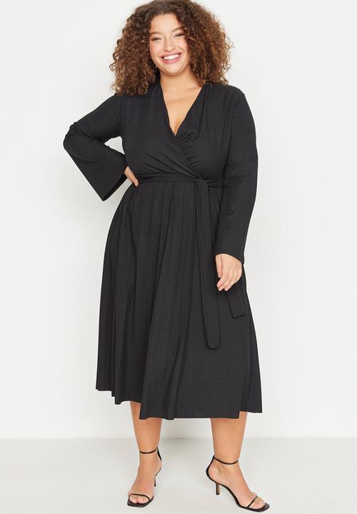 Trendyol - Plus wrap dress - black