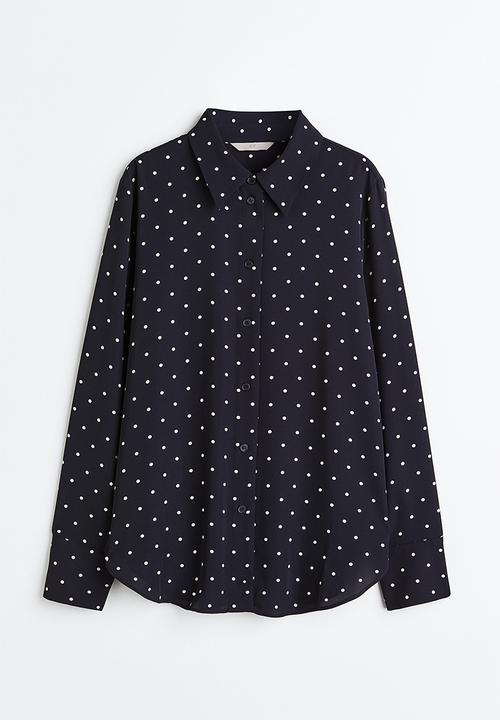 H&M - Pointed-collar shirt - black/spotted