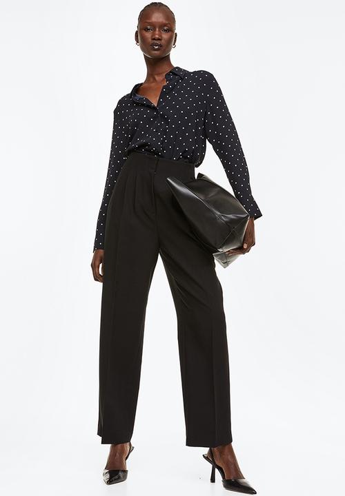 H&M - Pointed-collar shirt - black/spotted