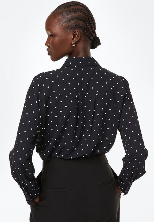 H&M - Pointed-collar shirt - black/spotted