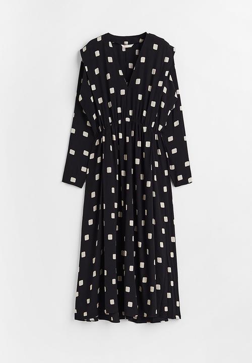 H&M - Oversized patterned dress - black/patterned