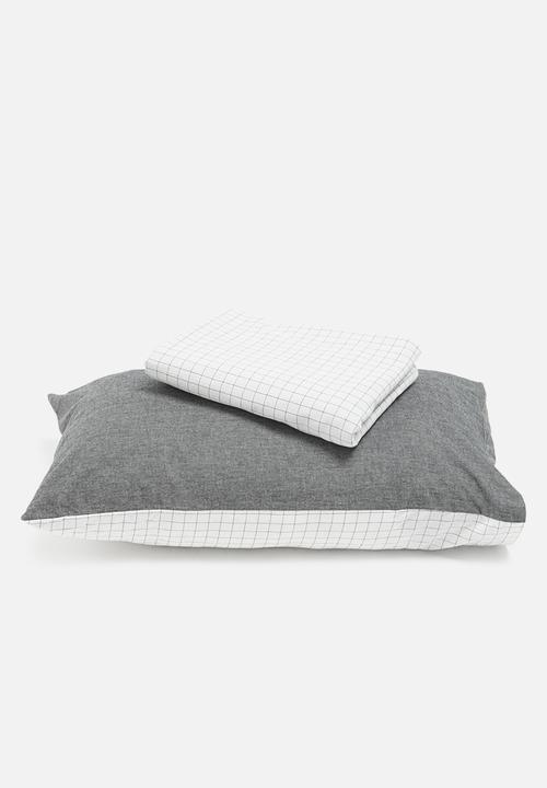 Phlo Studio - Washed cotton duvet cover set - charcoal grid