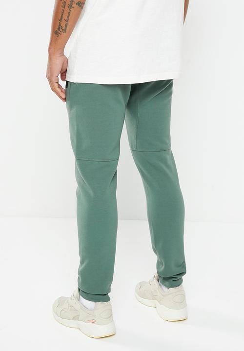Superdry. - Code tech jogger - balsam green