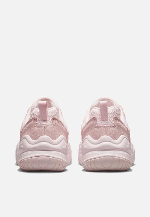 Nike - Tech Hera