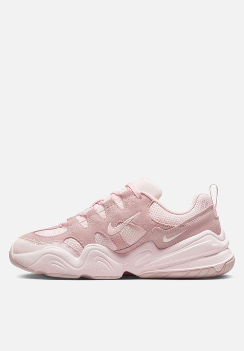 Nike - Tech Hera
