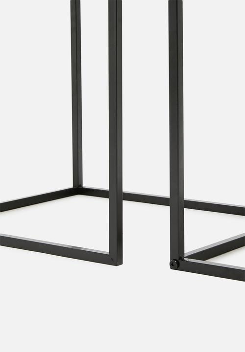 H&S - Tyla nested tables - natural & black