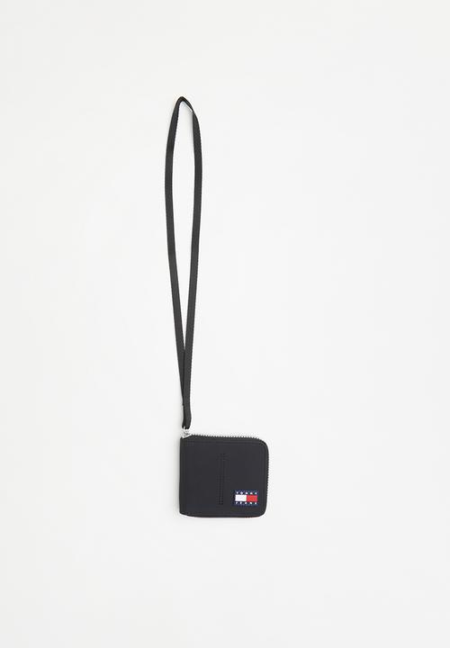 Tommy Hilfiger - Tjm dimensions hanging bifold - black