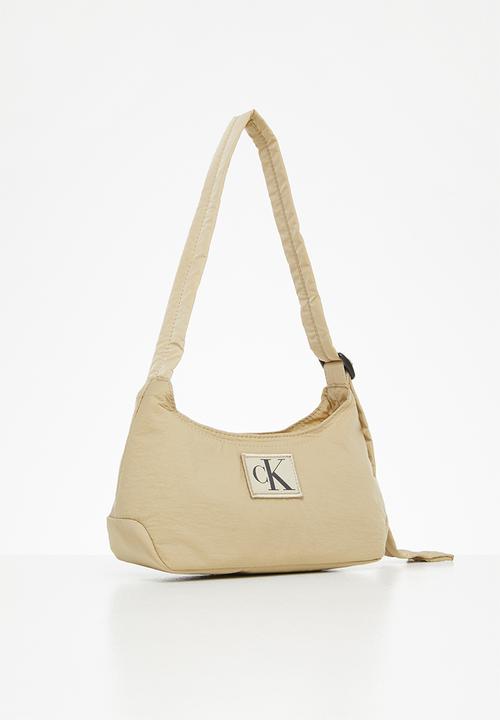 Calvin Klein - City nylon round shoulder23 - travertine