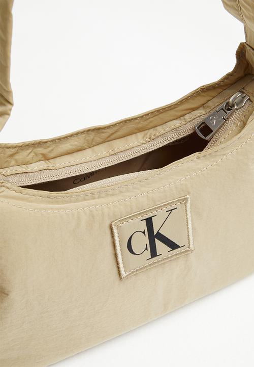 Calvin Klein - City nylon round shoulder23 - travertine