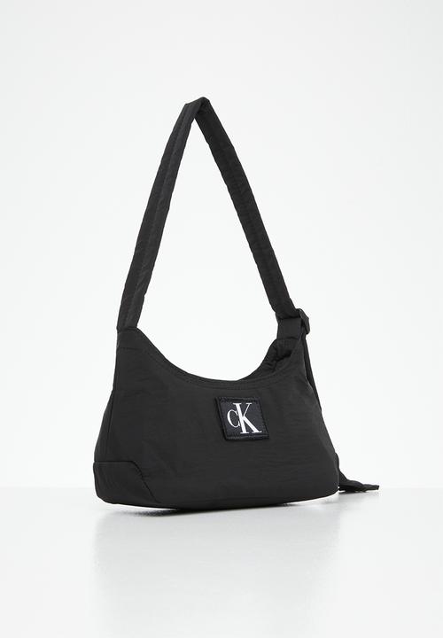 Calvin Klein - City nylon round shoulder23 - black