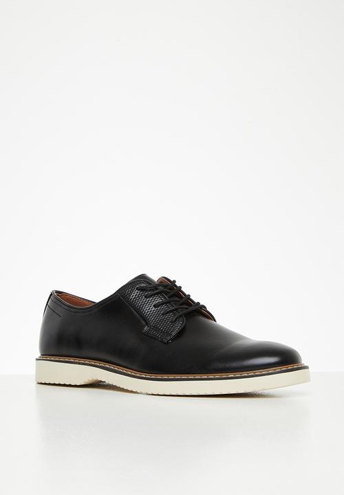 Call It Spring - Moore - black