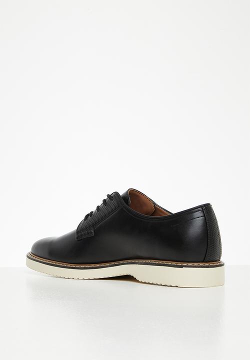 Call It Spring - Moore - black