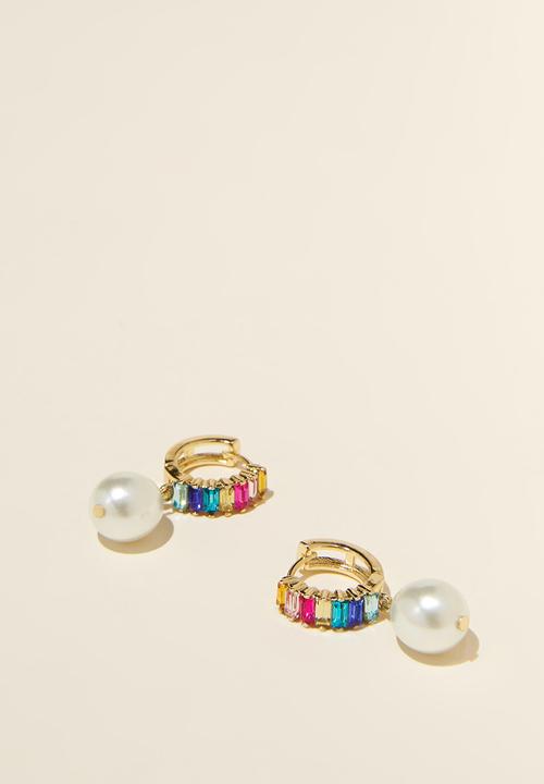 Rubi - Mid charm earring - gold plated rainbow baguette pearl