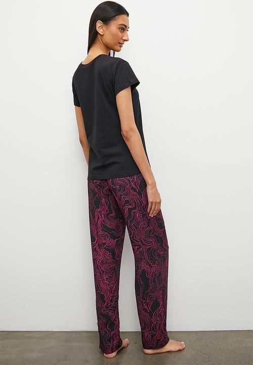 Superbalist - Ss placement print tee & aop woven print - black/pink based scribbles