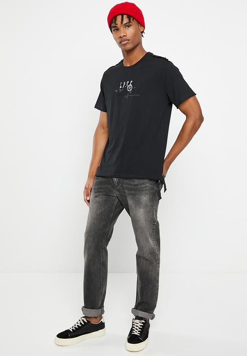 S.P.C.C - Syms tee - black