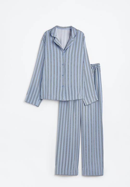 H&M - Satin pyjamas - light blue/striped 