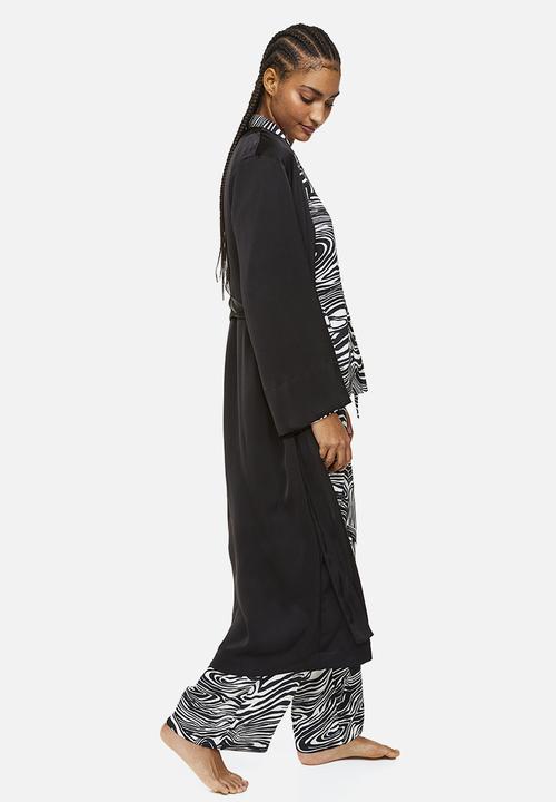 H&M - Satin pyjamas - black/patterned 
