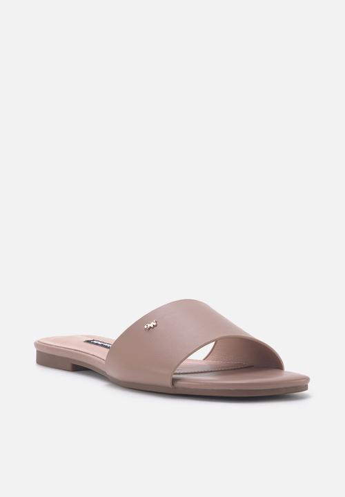 Nine West - Peace sandal - brown 