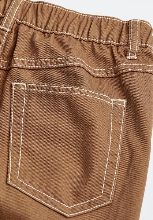 H&M - Relaxed tapered fit trousers - light brown 