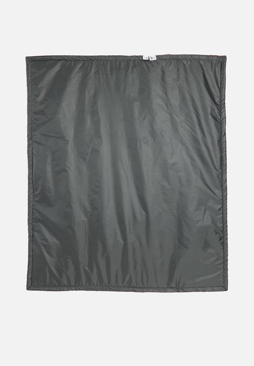 Sixth Floor - Amer picnic mat - multi