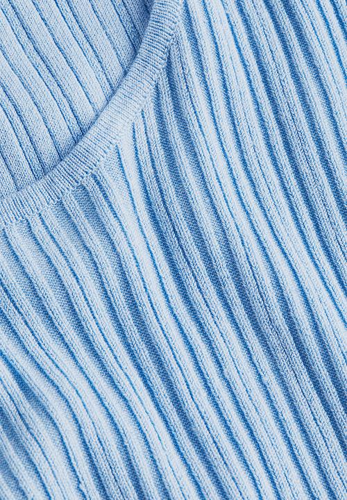 H&M - Knitted top - light blue