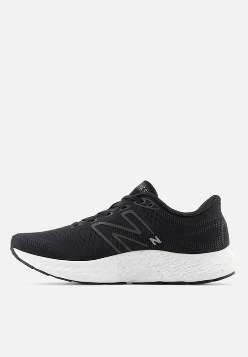 New Balance  - Fresh Foam x EVOZ ST 