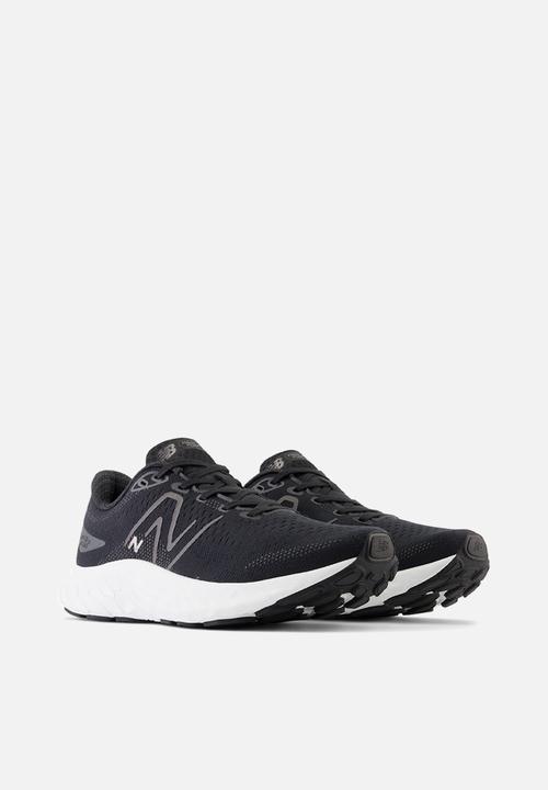 New Balance  - Fresh Foam x EVOZ ST 