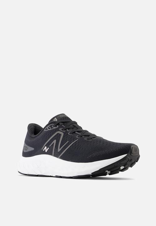 New Balance  - Fresh Foam x EVOZ ST 