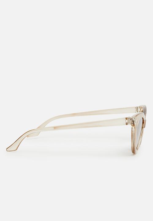 Superbalist - Vida cateye sunglassses - champagne