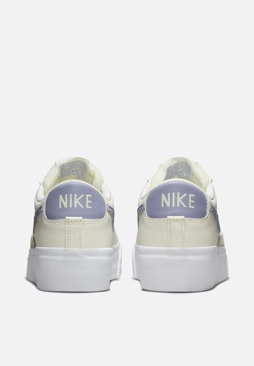 Nike - Nike Blazer Low Platform