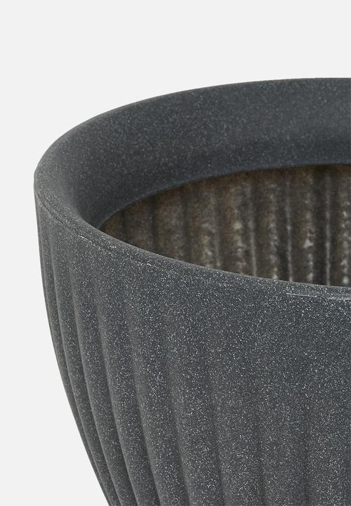 H&S - Ribbed silhouette planter - charcoal