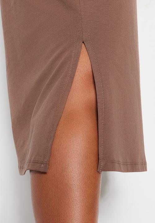 Trendyol - Plus graphic t-shirt dress - brown