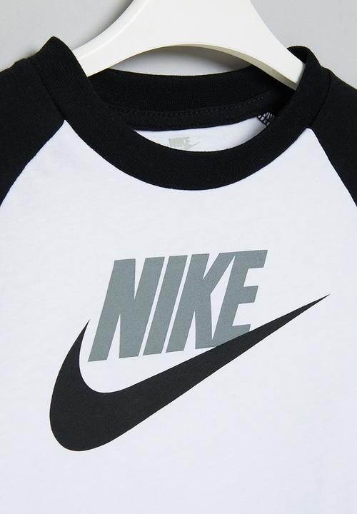 Nike - Nkb b nsw futura raglan tee - white & black