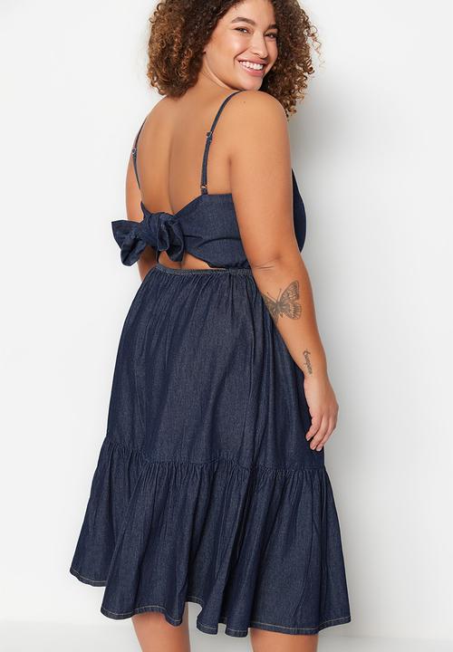 Trendyol - Plus tie back denim dress - dark blue