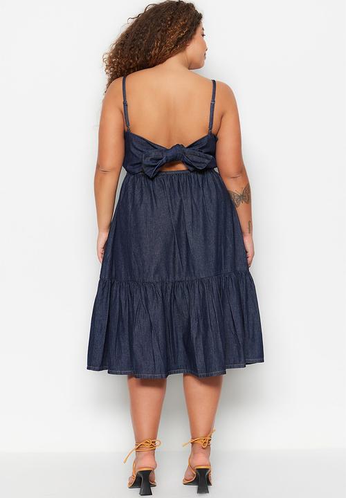 Trendyol - Plus tie back denim dress - dark blue