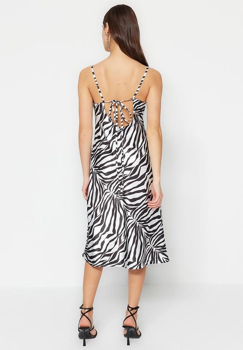 Trendyol - Zebra cowl neck midi dress - black