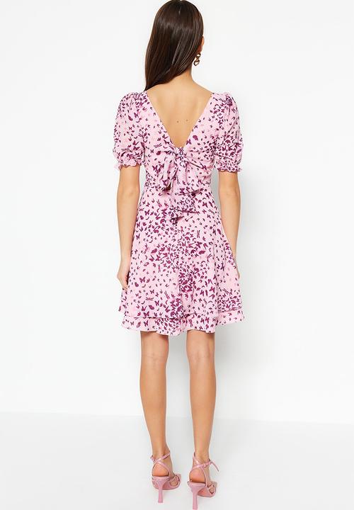 Trendyol - Floral puff sleeve skater dress - pink
