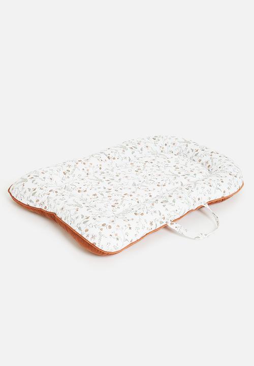Sixth Floor - Embrose sleeping pod - ditsy floral