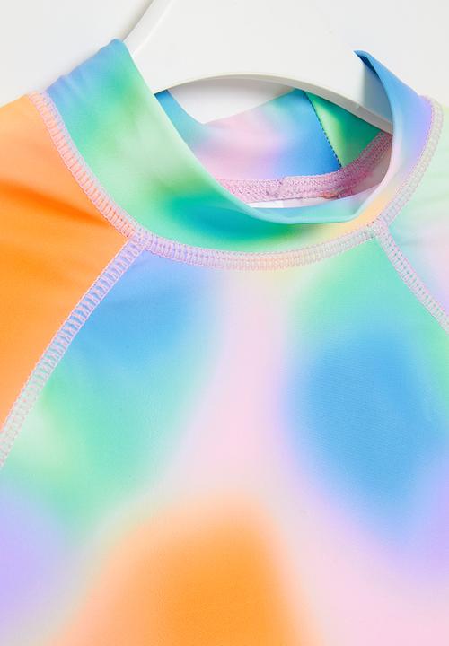 Cotton On - Flynn long sleeve raglan rash vest- rainbow / digi dye