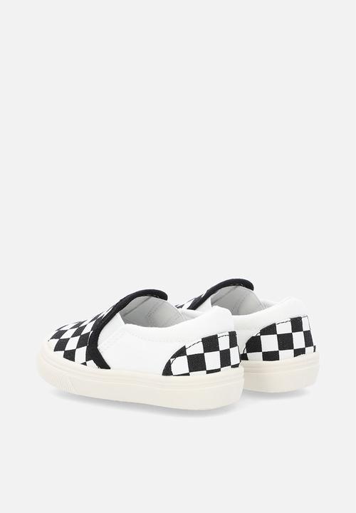 Pop Candy - Boys slip on sneaker -black and white 