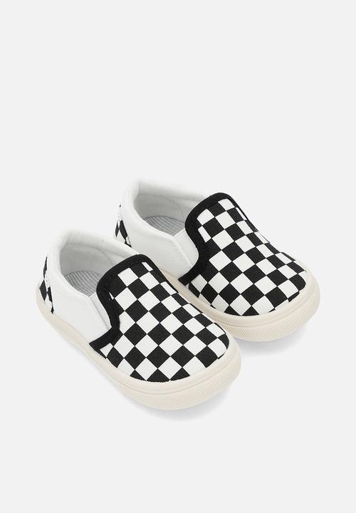 Pop Candy - Boys slip on sneaker -black and white 